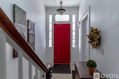 Main picture of 124 N Clay St