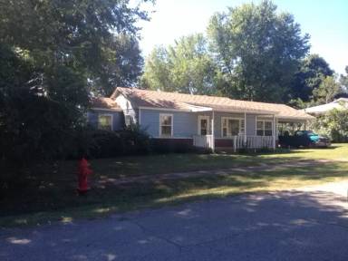 Main picture of 898 Circle Dr