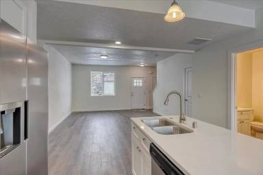 Main picture of 1211 N Cannon St