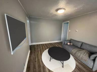 Main picture of 372 Main St