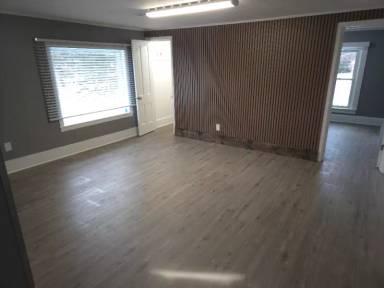 Main picture of 10906 N Woodstock St