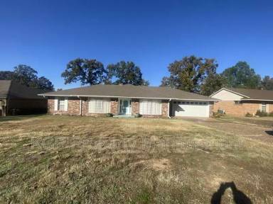 Main picture of 7601 Oxford Pl