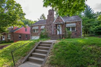 Main picture of 810 Illinois St