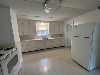 Main picture of 30 Maple St