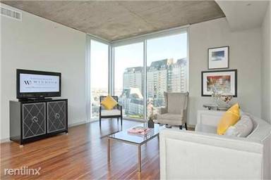 Main picture of Glass House