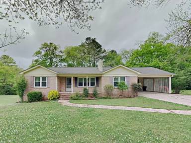 Main picture of 204 Leach Cir