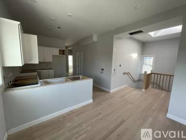 Main picture of 126 Cross St