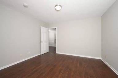 Main picture of 263 Olde Vineyard Ct