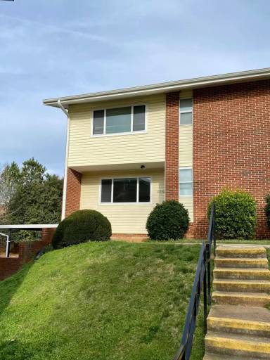 Main picture of 2351 Champion Ct