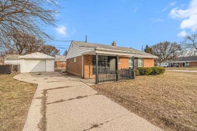 Main picture of 24310 Rosemarie Ave
