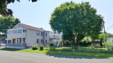 Main picture of 700 18th St