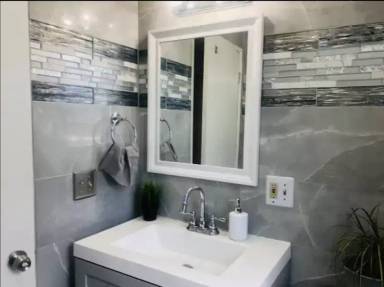 Main picture of 6056 Fountain Ave