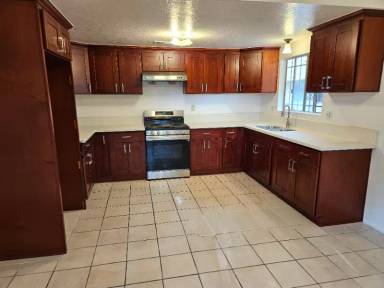 Main picture of 212 S Marguerita Ave