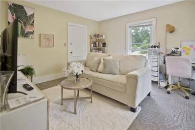 Main picture of 908 Danby Rd