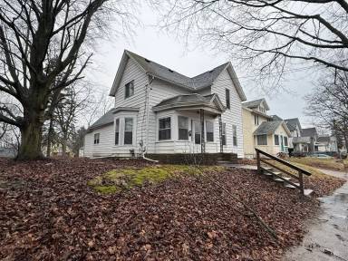 Main picture of 728 S Pleasant St