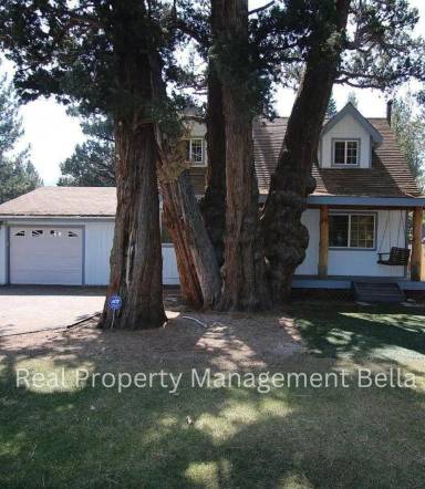 Main picture of 1050 Mohawk St