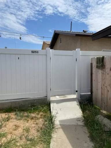 Main picture of 5251 Groveland Dr