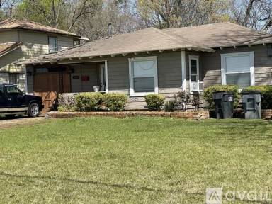 Main picture of 559 W Redbud Ln