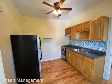 Main picture of 923 Elm St