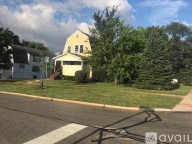 Main picture of 5015 Wilcox Ave