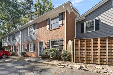 Main picture of 638 Chipley Ave