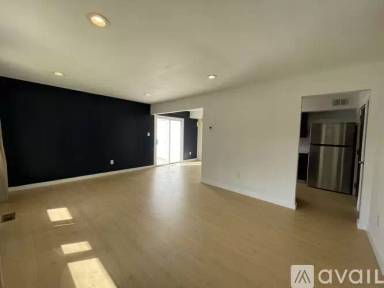 Main picture of 12 Lennox Ct