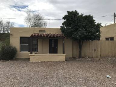 Main picture of 2632 N Stone Ave