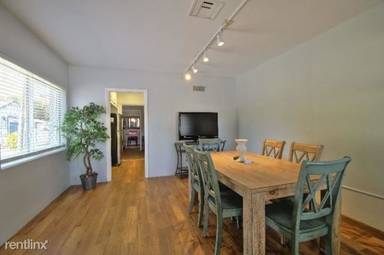 Main picture of 475 NE 1st St