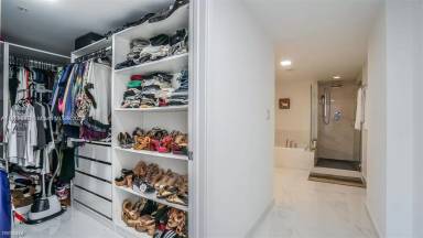 Main picture of Parque Towers Condo