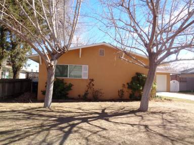 Main picture of 44030 Cedar Ave