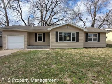 Main picture of 211 S Prince Ln
