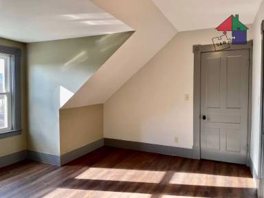 Main picture of 30 Eastern Ave