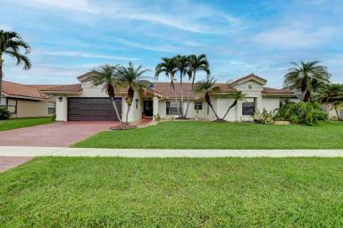 Main picture of 11511 Island Lakes Ln