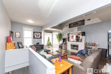 Main picture of 1057 W Cornelia Ave