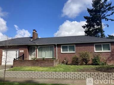 Main picture of 4707 SE Long St