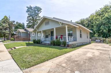 Main picture of 2606 E 7th St