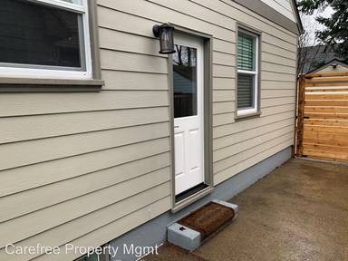 Main picture of 3714 SE Franklin St