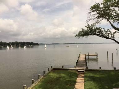 Main picture of 1072 River Bay Rd