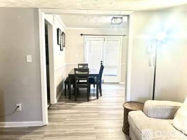 Main picture of 5004 Meadow Ln