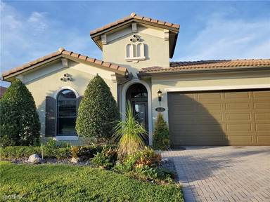 Main picture of 11525 Watercrest Cir E