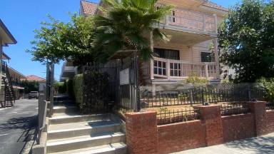 Main picture of 310 N Moore Ave