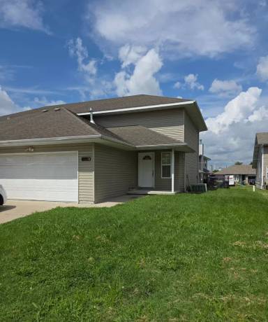Main picture of 1201 N Viola St