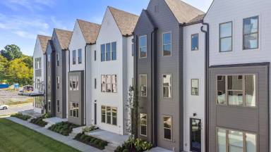 Main picture of 322 E Village Ln