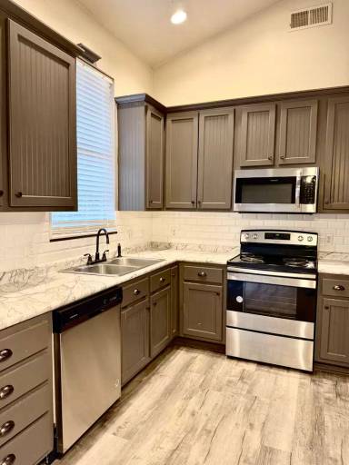 Main picture of 4801 Highland Park Cir