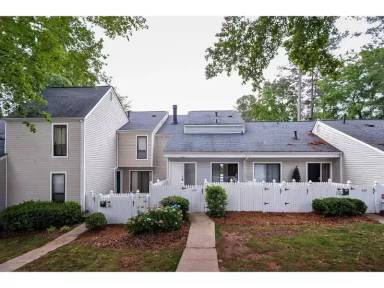 Main picture of 2627 Meadowlawn Dr SE
