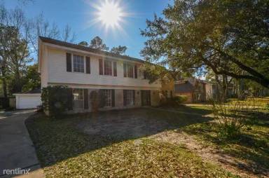 Main picture of 10719 Idlebrook Dr