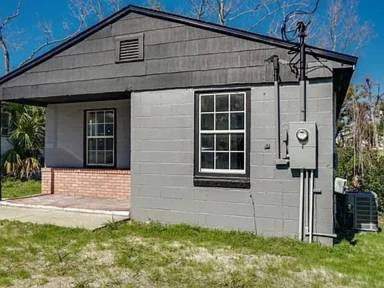 Main picture of 807 E 7th Ct