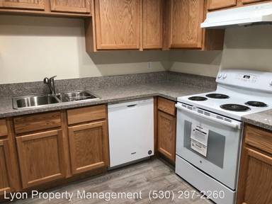 Main picture of 1388 E Oak Ave