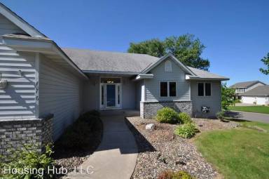 Main picture of 476 Doncaster Way