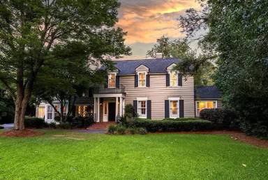 Main picture of 13 Swan Lake Dr